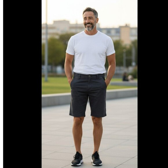 Under Armour Mens Size 30 Gray Loose Fit Heatgear Pockets Bermuda Chino Shorts - Picture 1 of 12
